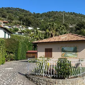 Casa vacanze Pink House, Camporosso (Liguria)